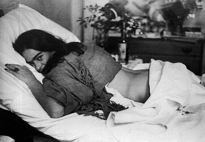 В 1939 году в Париже Фрида Кало стала сенсацией тематической выставки мексиканского искусства, а одна из ее картин была даже приобретена Лувром. Феноменальная, неутихающая популярность Фриды Кало как явление получило название «калоизм»