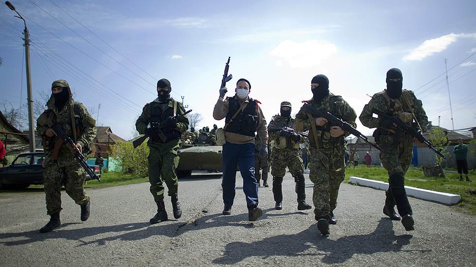 April, 18&lt;br>Members of the Donbass self-defence forces in the streets of the city of Seversk