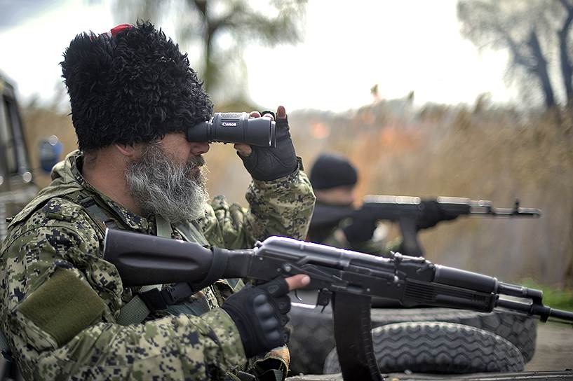 April, 20&lt;br>Fighters of the Donbass People&#39;s Militia