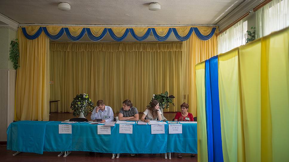 May, 25&lt;br>Early presidential election in Ukraine. Vote at a polling station the town of Krasnoarmeysk in Donetsk region