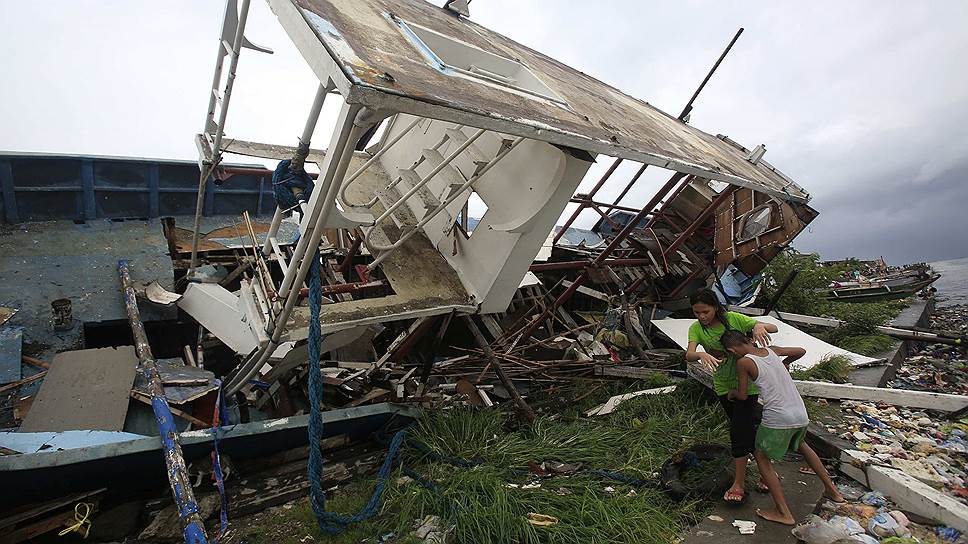 15 июля. На северную часть Филиппин обрушился тайфун под названием «Раммасун» — «бог грома»