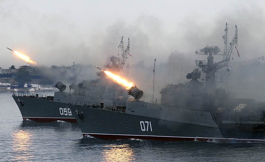Репетиция празднования Дня военно-морского флота России в Севастополе