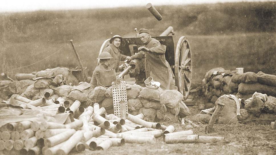 Первая мировая стала первой масштабной войной, во время которой большинство боевых потерь были нанесены артиллерией. По подсчетам экспертов, трое из пяти гибли от разрыва снарядов. Многие не выдерживали обстрела, выскакивали из траншеи и попадали под губительный огонь&lt;br> На фото: 75-мм пушка на службе у американских военных, 1918 год