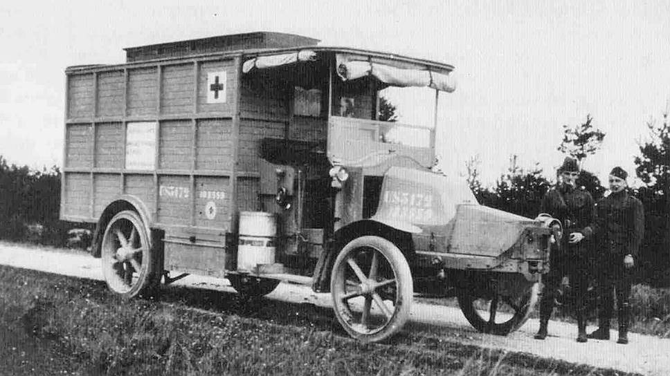Мобильные рентгены были разработаны во время Первой мировой войны, чтобы помочь врачам оперировать на поле боя&lt;br> На фото: грузовик Renault с рентгеновским оборудованием