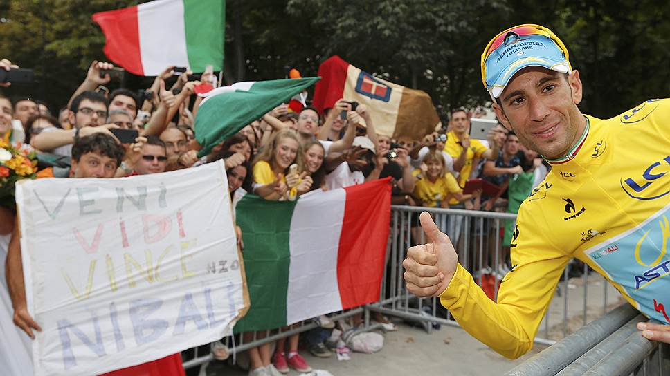 Самая популярная в мире супермногодневка Tour de France завершилась победой итальянского велогонщика Винченцо Нибали (на фото) из казахстанской команды «Астана»