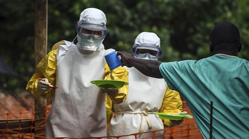 Вирус Эбола был впервые выделен учеными в 1976 году в районе реки Эбола в Заире, но вакцины от смертельной лихорадки до сих пор не найдено&lt;br> На фото: медицинский центр для заболевших вирусом Эбола в Кайлахуне, Сьерра-Леоне