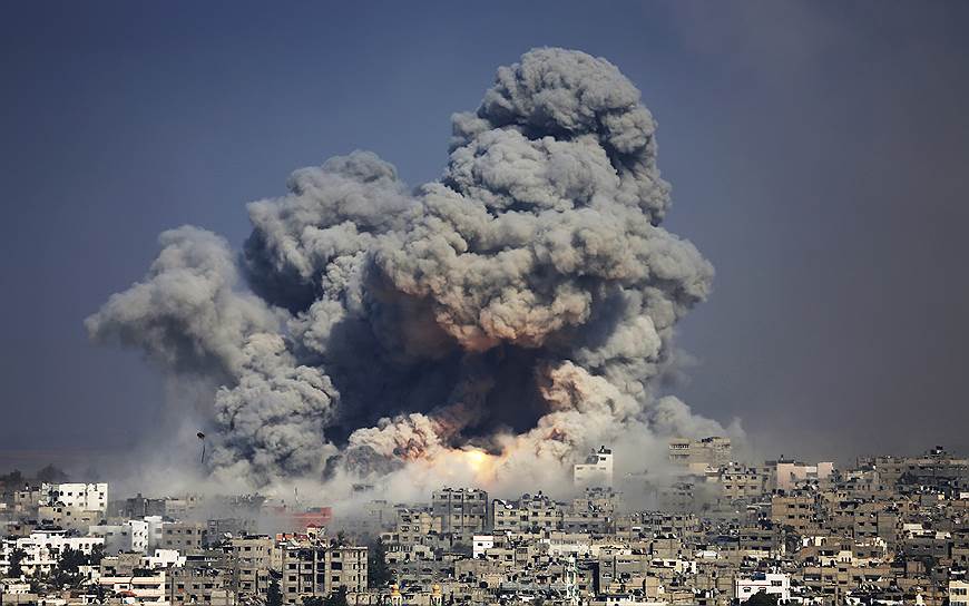 Дым на Газой после израильского авиаудара