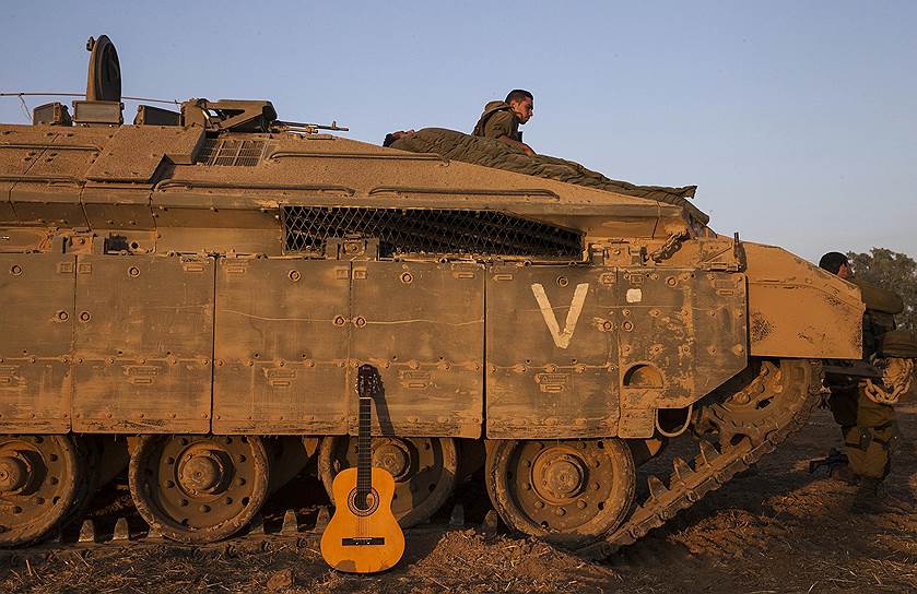 Израильская бронетехника на границе с сектором Газа