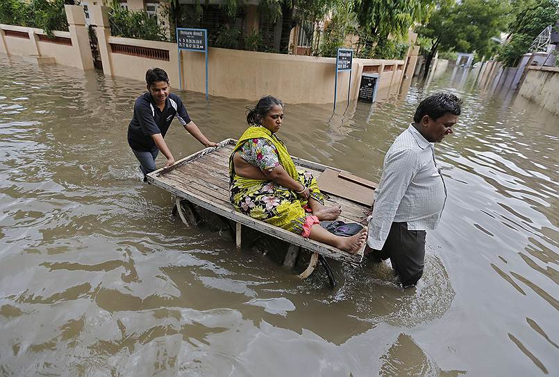 Наводнение в индийском Ахмедабаде