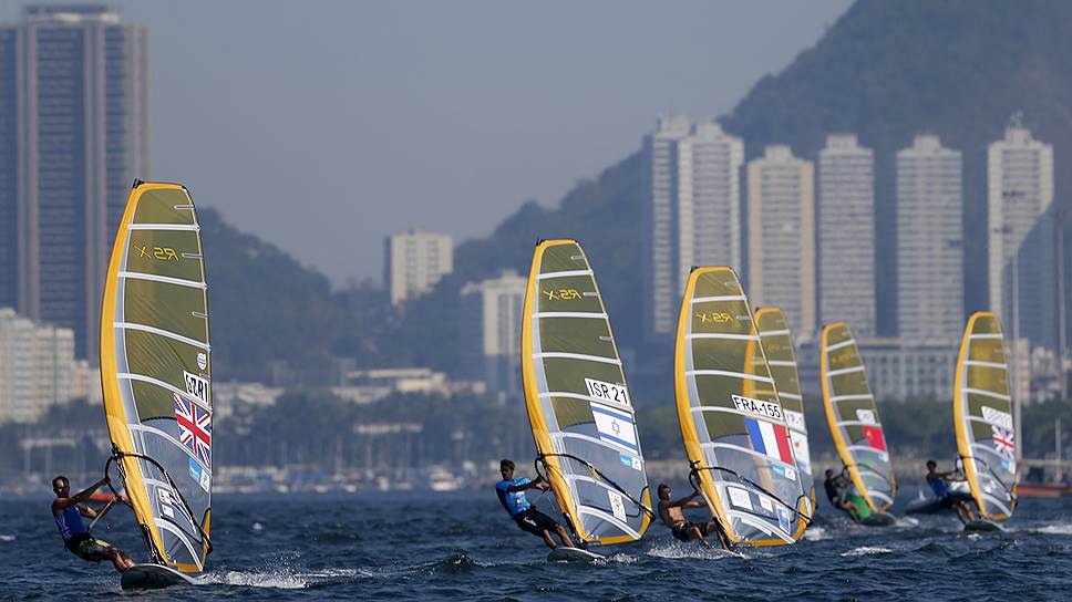 Соревнования по виндсерфингу во время первых «тестовых» Олимпийских игр, которые пройдут летом 2016 года в Бразилии