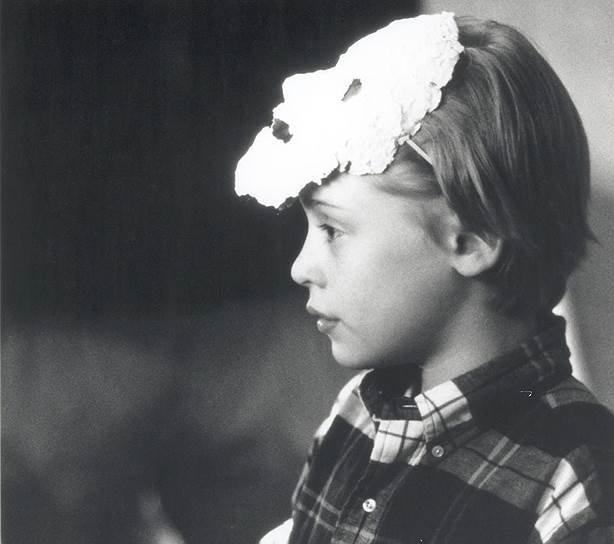 В 1993 году Калкин с успехом сыграл испорченного ребенка в фильме с названием «Хороший сын». Картина Джозефа Рубина сразу же возглавила список рекордсменов проката по итогам уикенда, собрав $12,5 млн. Роль сестры главного героя, которую тот готов был ради смеха утопить в проруби, сыграла настоящая сестра Калкина — Куинн Калкин