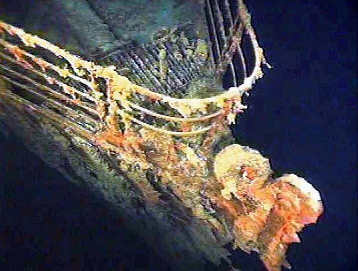 1985 год. Американско-французская экспедиция на глубине около 4 тыс. м обнаружила обломки затонувшего после столкновения с айсбергом в 1912 году лайнера «Титаник»