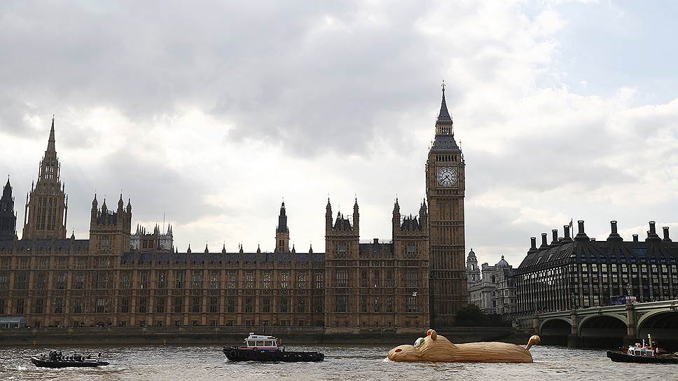 Новый арт-проект голландского художника Флорентина Хофмана под названием «ГиппопоТемза» — гигантский бегемот на реке Темзе в центре Лондона