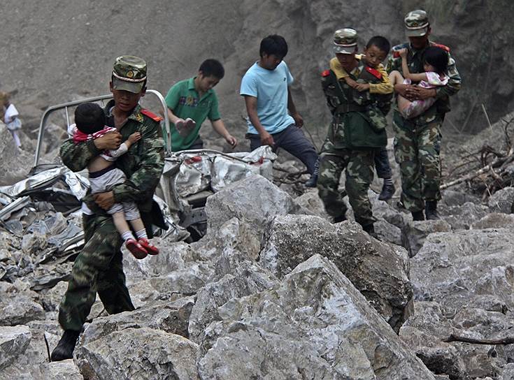 2012 год. В результате серии землетрясений в провинции Юньнань, Китай, погибли 89 человек, еще 800 местных жителей получили ранения