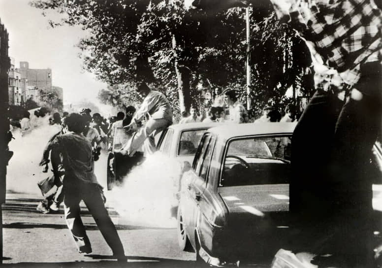 1978 год. В Тегеране войска открыли огонь по участникам антишахских демонстраций. Погибли 122 человека, около 2000 тыс. получили ранения 