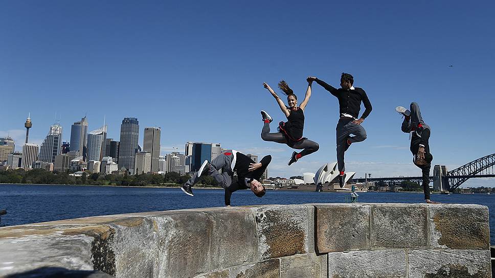 Члены танцевальной труппы Red Bull Flying Bach в Сиднее