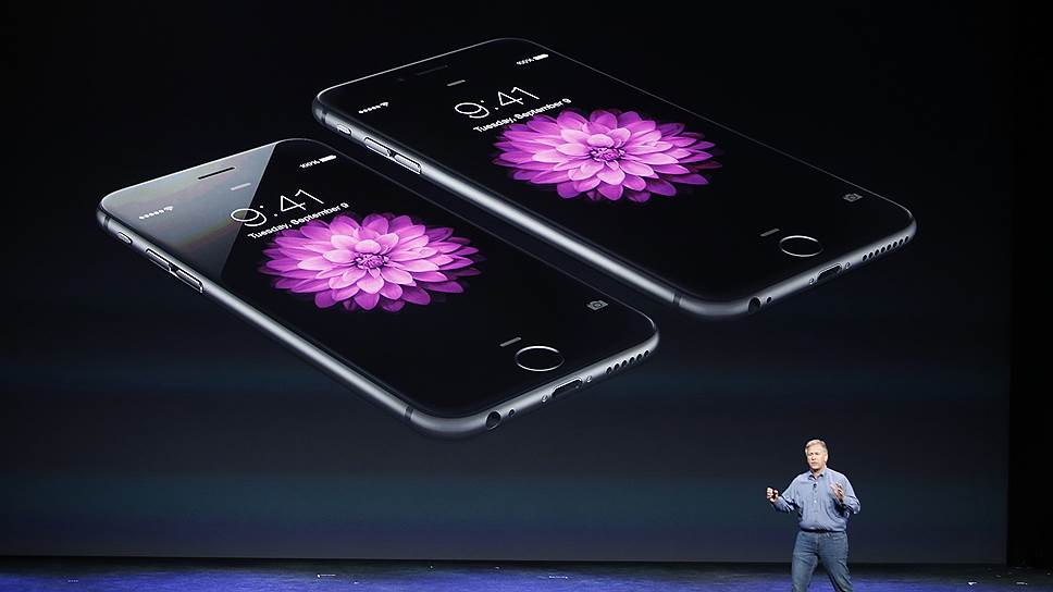 9 сентября. Apple представила два новых «айфона» iPhone 6 и большой iPhone 6 Plus, а также «умные» часы Apple Watch