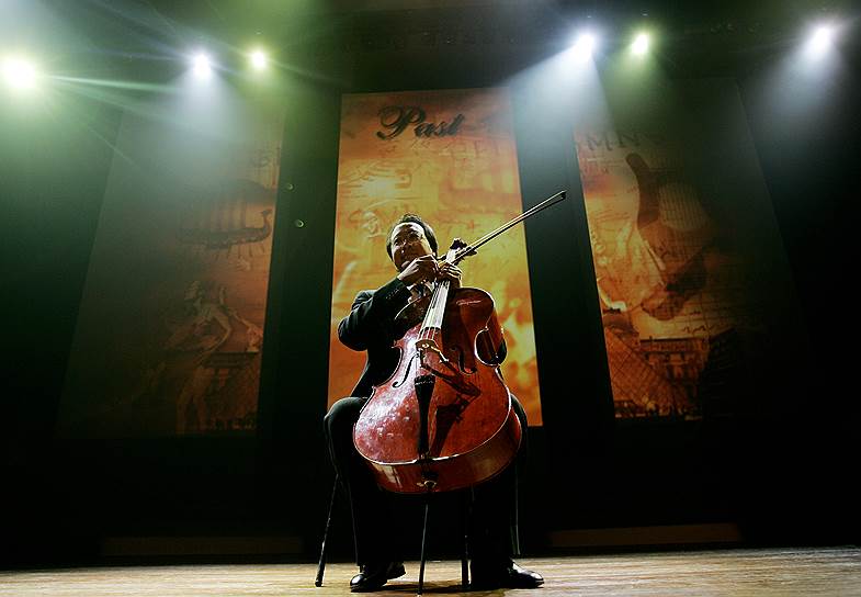 В 2006 году генсек ООН Кофи Аннан назначил послом мира одного из самых известных классических музыкантов мира — виолончелиста Йо-Йо Ма