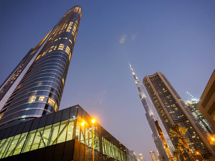 2004 год. Начато строительство небоскреба Бурдж-Халифа в Дубае — самого высокого здания в мире