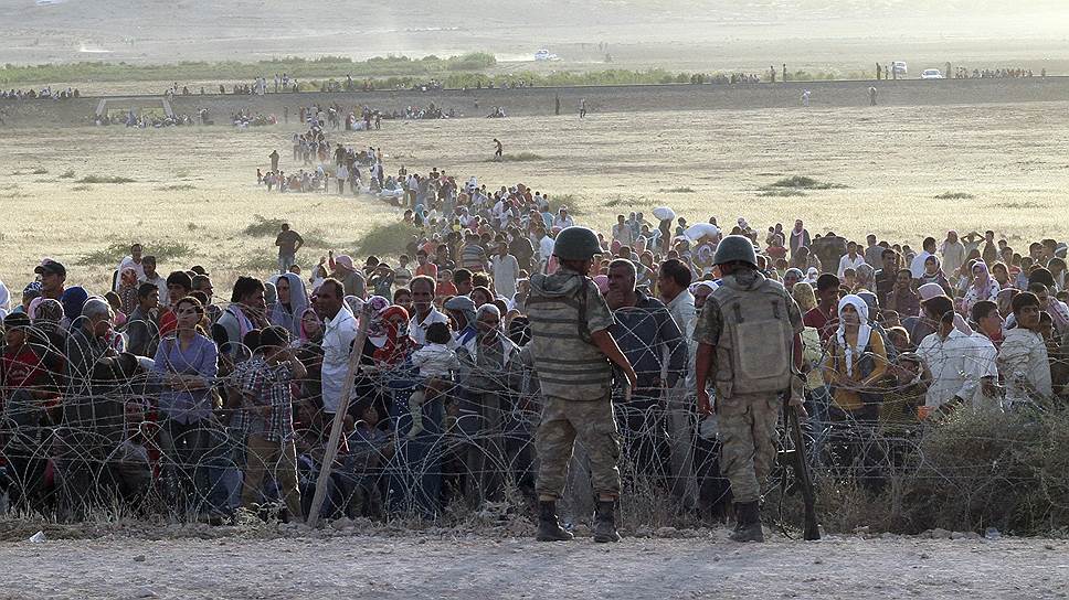Сирийские беженцы на границе с Турцией