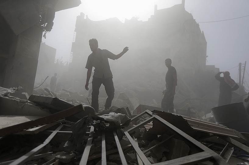 Сирийский город Дума после авиаударов со стороны проправительственными войск, лояльных президенту Башару Асаду