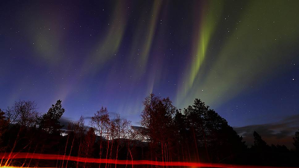 Северное сияние, которое можно наблюдать в районе деревни Местервик на севере Норвегии