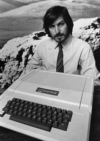 «Я не доверяю компьютеру, который не могу поднять»&lt;br>В 1976 году они выпустили первый компьютер, а в следующем году разработали вторую модель — Apple II, завоевавшую невероятную популярность: всего было произведено более 5 млн экземпляров