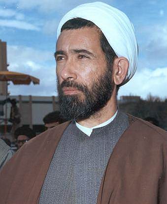 4 августа 1981 года премьер-министром Ирана стал экс-министр образования исламист Мохаммад Бахонар. Свой пост господин Бахонар занимал 26 дней. 30 августа он погиб в результате взрыва в тегеранском офисе