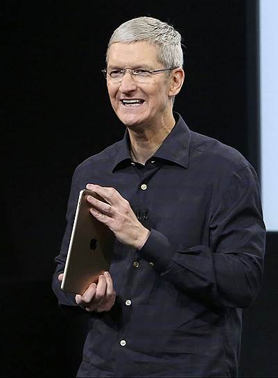 17 сентября 2014 года Apple представила новую операционную систему — iOS 8 — получившую большое количество негативных откликов за многочисленные ошибки при работе системы &lt;br> 20 октября пользователи получат доступ к новой версии iOS 8.1 &lt;br> На фото: генеральный директор компании Apple Тим Кук