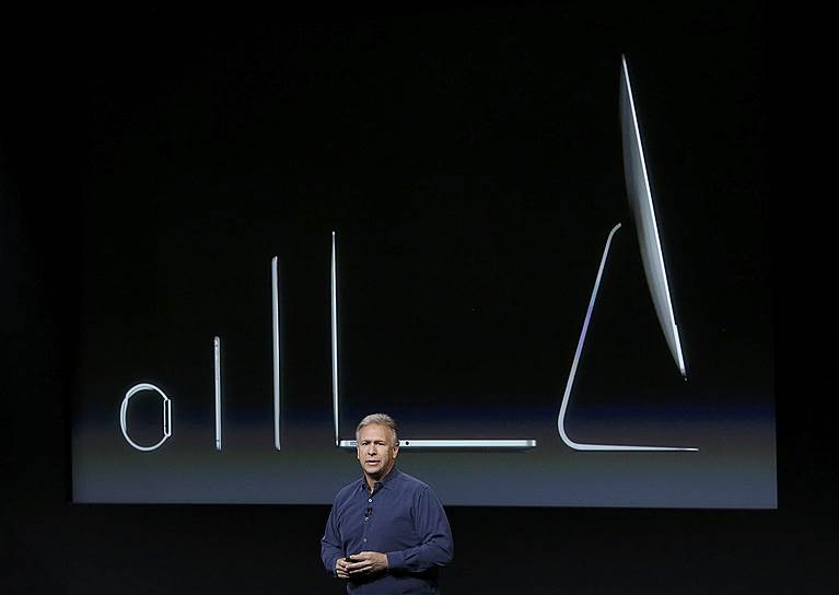 Улучшения коснулись и компьютеров Apple: iMac и Mac Mini.Традиционно Apple использует дисплеи Retina, которые будут представлены в модели iMac 5K экранами с разрешением 5120x2880 пикселей &lt;br> Обновленный впервые за два года Mac Mini получил технические улучшения &lt;br>На фото: старший вице-президент по маркетингу компании Apple Филипп Шиллер