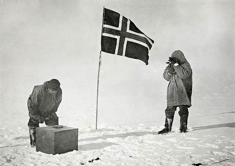 1911 год. Норвежская полярная экспедиция Руаля Амундсена отправилась к Южному полюсу, имея при себе четыре нарты и 52 собаки