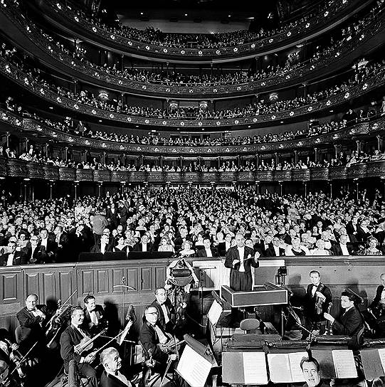 1883 год. В Нью-Йорке открылась «Метрополитен-Опера». В первый вечер звучала опера Гуно «Фауст»