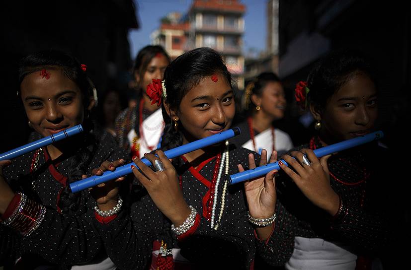 Празднование фестиваля «Тихар» в Непале
