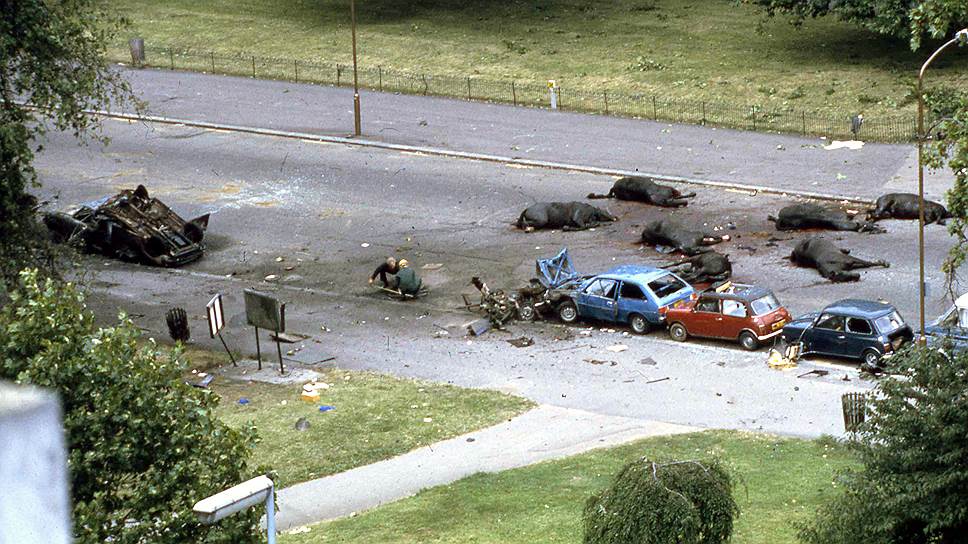 Смерть десяти участников акции привела к радикализации политики националистов, электоральному успеху партии «Шинн Фейн», чья деятельность была неразрывно связана с ИРА, погромам в Белфасте и новой серии терактов. 20 июля 1982 года в Гайд-парке (на фото) и Риджентс-парке произошли очередные взрывы, жертвами стали 11 военных. 13 октября 1984 года в отеле Брайтона была предпринята попытка убить Маргарет Тэтчер. Погибли пять человек, премьер не пострадала. Однако в середине 1980-х ИРА стали покидать сотни бойцов, создав «преемственную ИРА»
