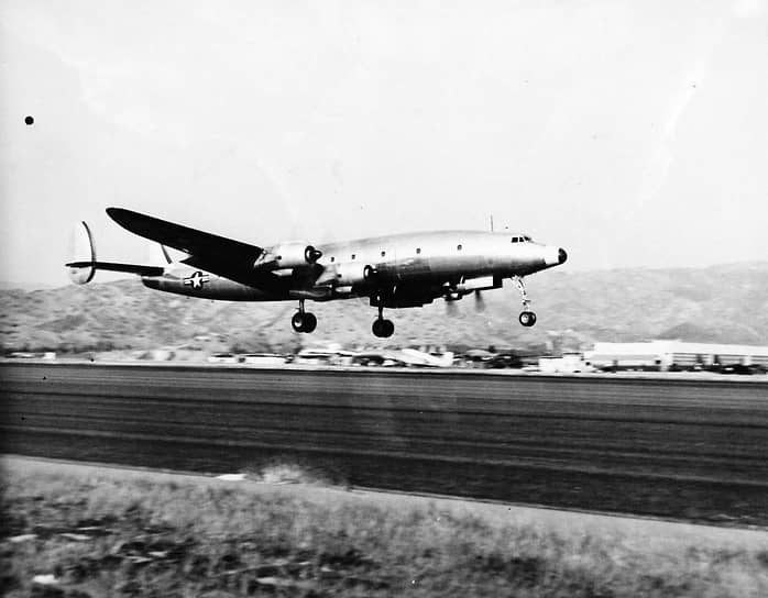 1954 год. В северной части Бермудского треугольника исчез самолет R7V-1 с 42 людьми на борту