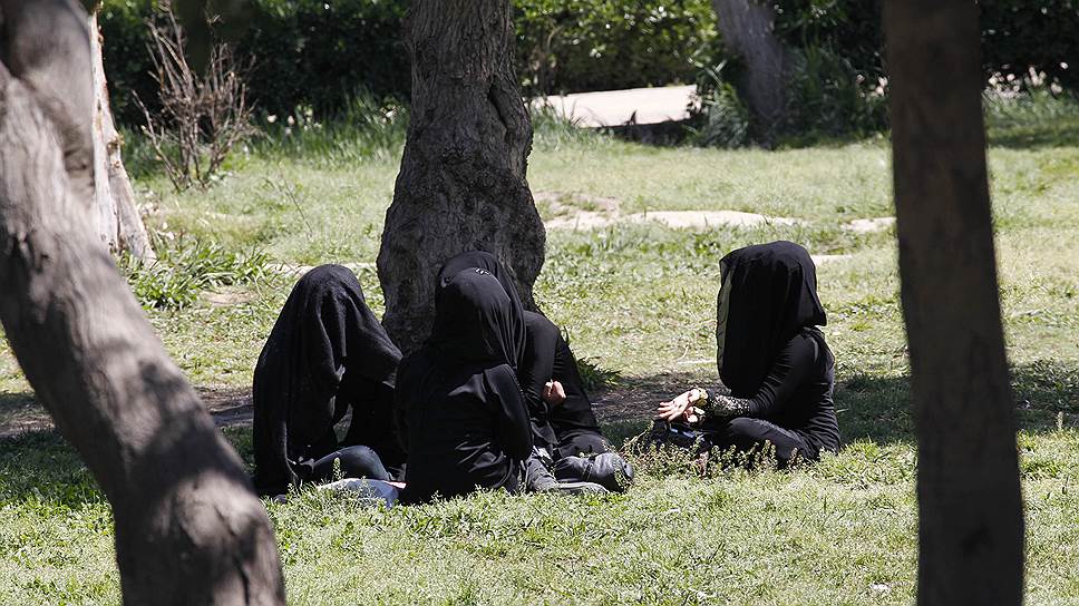 Жительницы Ракки в одном из парков города