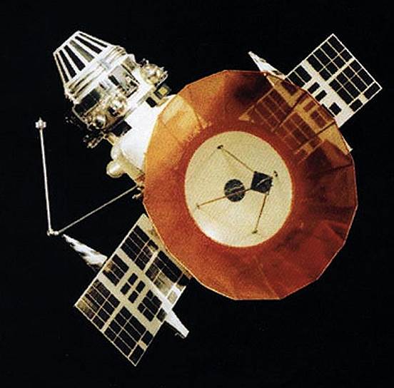 1965 год. В СССР запущена «Венера-3», беспилотный космический корабль, который первым достиг поверхности Венеры (врезался в нее). Он стал первым земным аппаратом, достигшим поверхность другой планеты