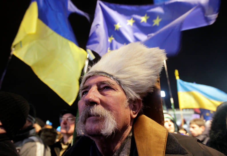 29 ноября. На саммите Восточного партнерства в Вильнюсе Виктор Янукович отклонил предложения ЕС подписать соглашение об ассоциации. В четыре утра «Беркут» начал разгон лагеря на Майдане. Был задержан 31 человек, около 40 — в больнице