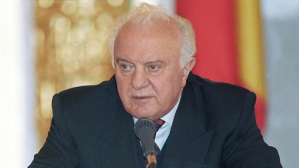 7 июля. На 87-м году жизни скончался бывший президент Грузии Эдуард Шеварднадзе