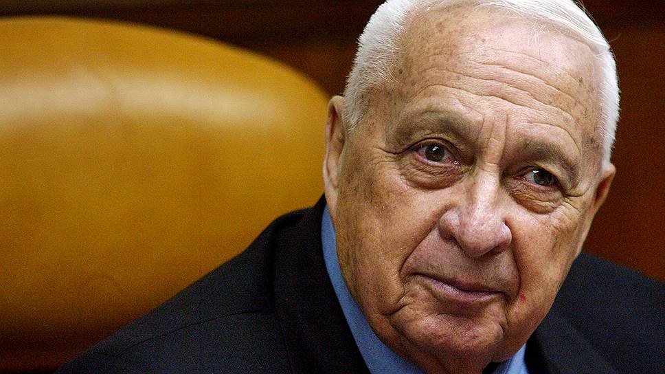 11 января. Бывший премьер-министр Израиля Ариэль Шарон умер в возрасте 85 лет. С 2006 года он находился в коме после инсульта, 9 января стало известно, что состояние экс-премьера резко ухудшилось — врачи оценивали его как критическое
