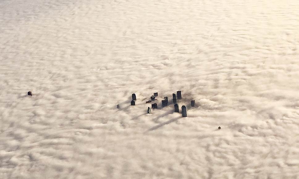 Даллас, штат Техас, США. Утренний туман над центром города