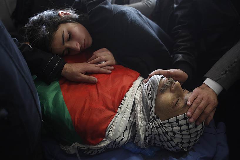 Рамалла, Паелстина. Похороны палестинского министра Зиада Абу Эйна, погибшего во время акций протеста на Западном берегу