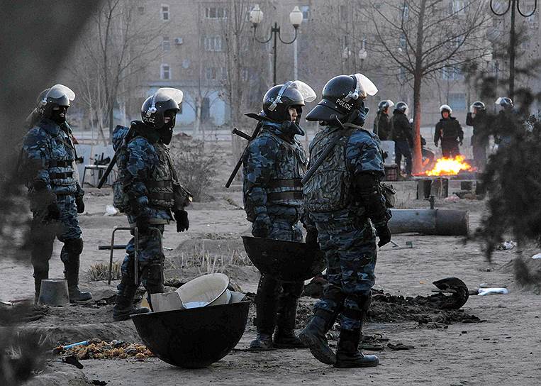 2011 год. Забастовка нефтяников переросла в крупные беспорядки в казахстанском городе Жанаозен, в результате которых погибли по меньшей мере 14 человек