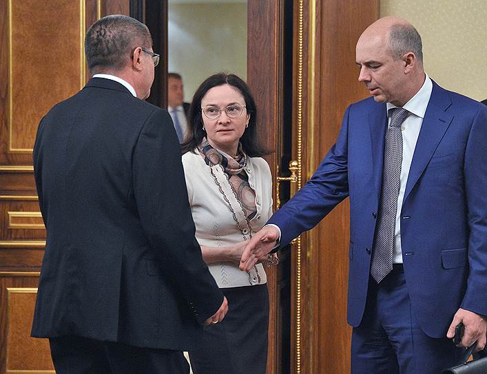 Слева направо: министр экономического развития Алексей Улюкаев,  председатель Центробанка Эльвира Набиуллина и министр финансов Антон Силуанов