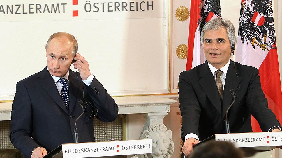 Президент России Владимир Путин (слева) и федеральный канцлер Австрийской Республики Вернер Файманн (справа) 