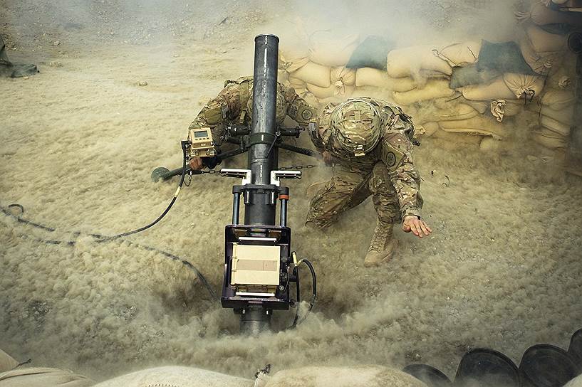 Гамбери, Афганистан. Солдаты армии США во время учебных стрельб 