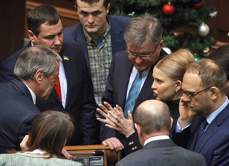 23 декабря. Верховная рада Украины приняла закон, предусматривающий отказ страны от внеблокового статуса и возобновление курса на вступление в НАТО
