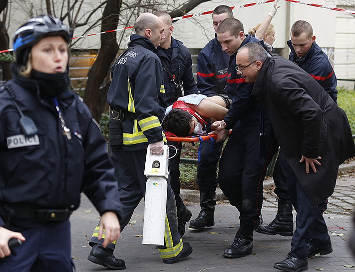 В ходе нападения были убиты 12 человек — десять журналистов, включая главного редактора Стефана Шарбоннье, и двое полицейских. 11 человек получили ранения