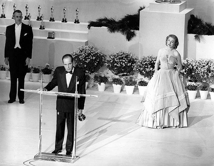 В 1952 году за роль в фильме «Африканская королева» Богарт получил свой первый и единственный «Оскар» за лучшую мужскую роль. Исполнение роли Чарли Оллната актер считал лучшей в карьере 