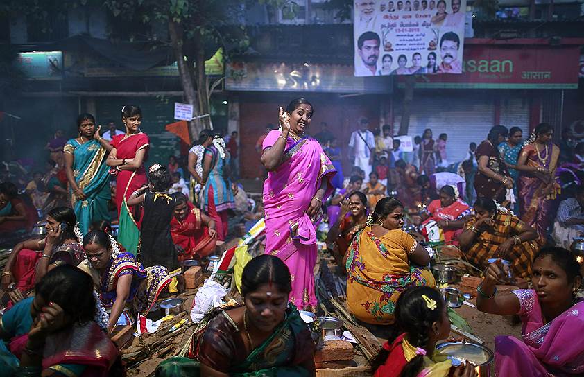Мумбаи, Индия. Празднование фестиваля Понгал в трущобах города
